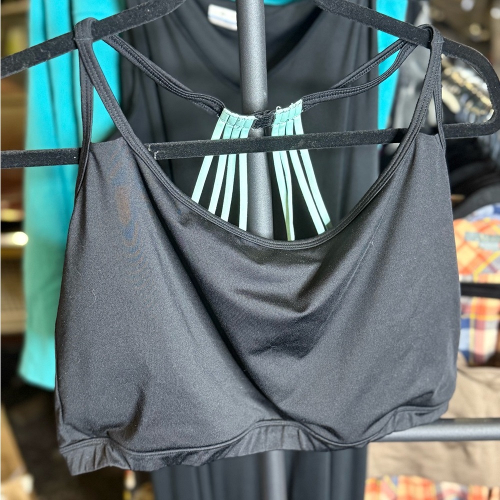 Livi Active Sports bra in black
